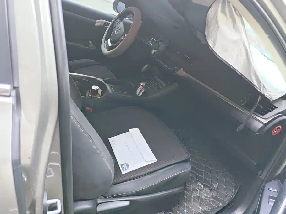 Lexus CT — миниатюра 8