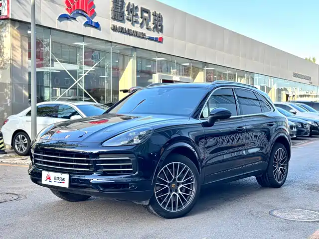 PORSCHE CAYENNE 2018