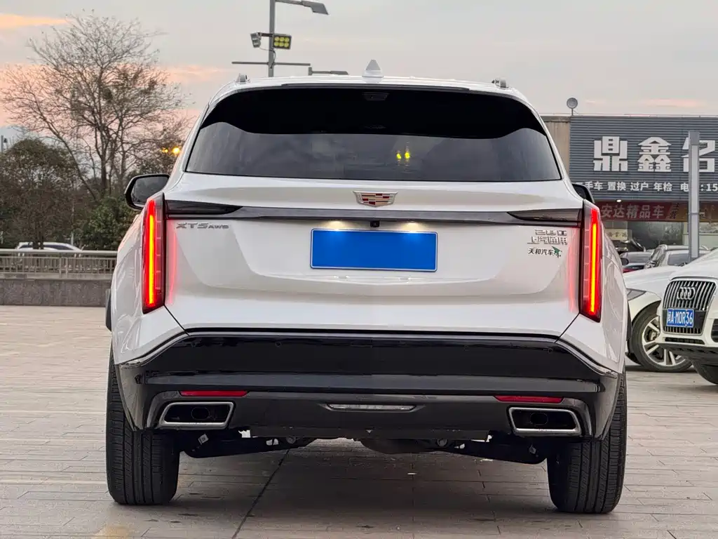 CADILLAC XT5