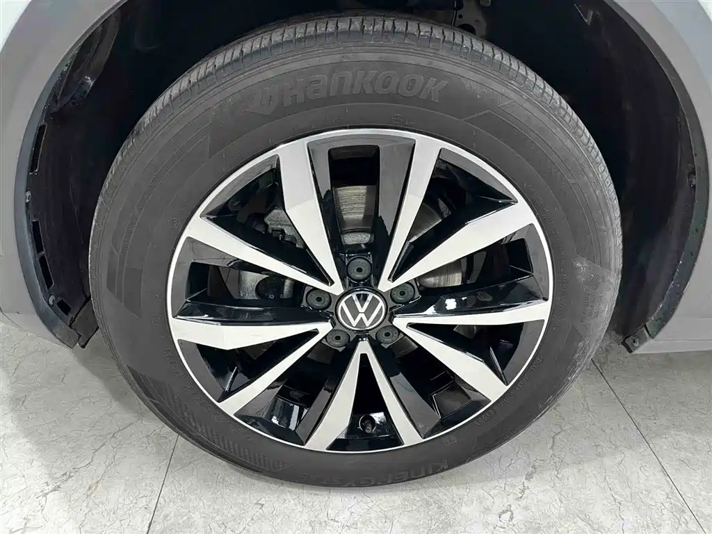 VOLKSWAGEN T ROC EXPLORING SONGS