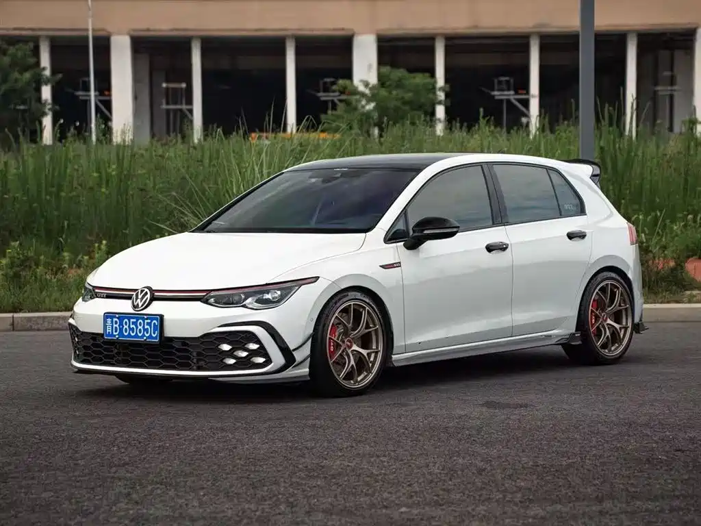 Volkswagen Golf GTI