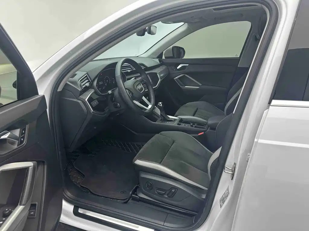 Audi Q3 2022 35 TFSI