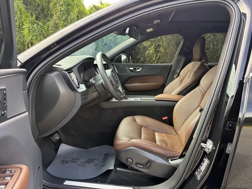 Volvo XC60 — миниатюра 8