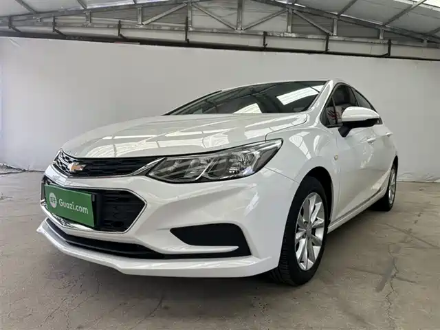 CHEVROLET CRUZE 2018