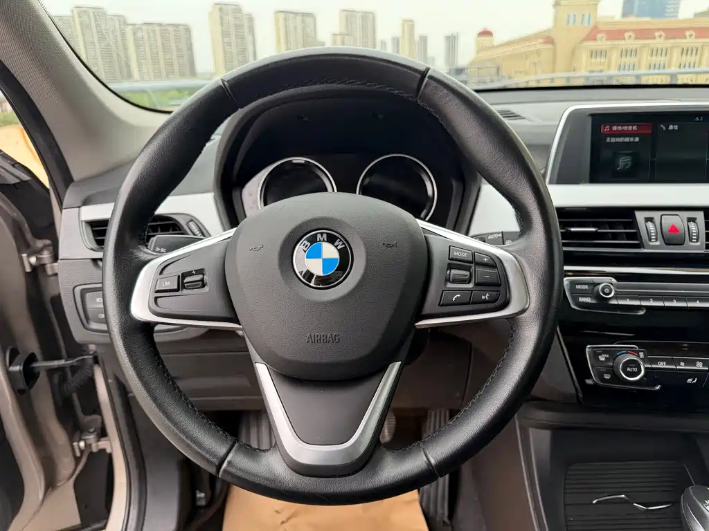 BMW X1 — миниатюра 9