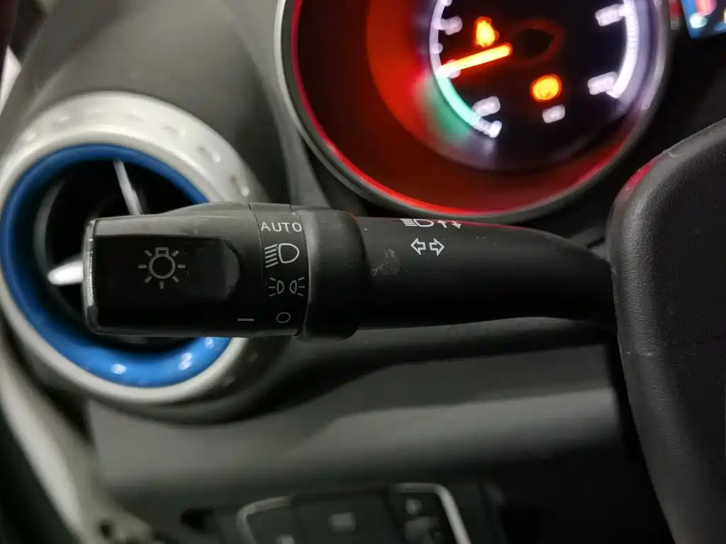 BYD Yuan EV — миниатюра 21