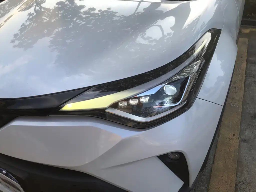 Toyota C-HR — миниатюра 10