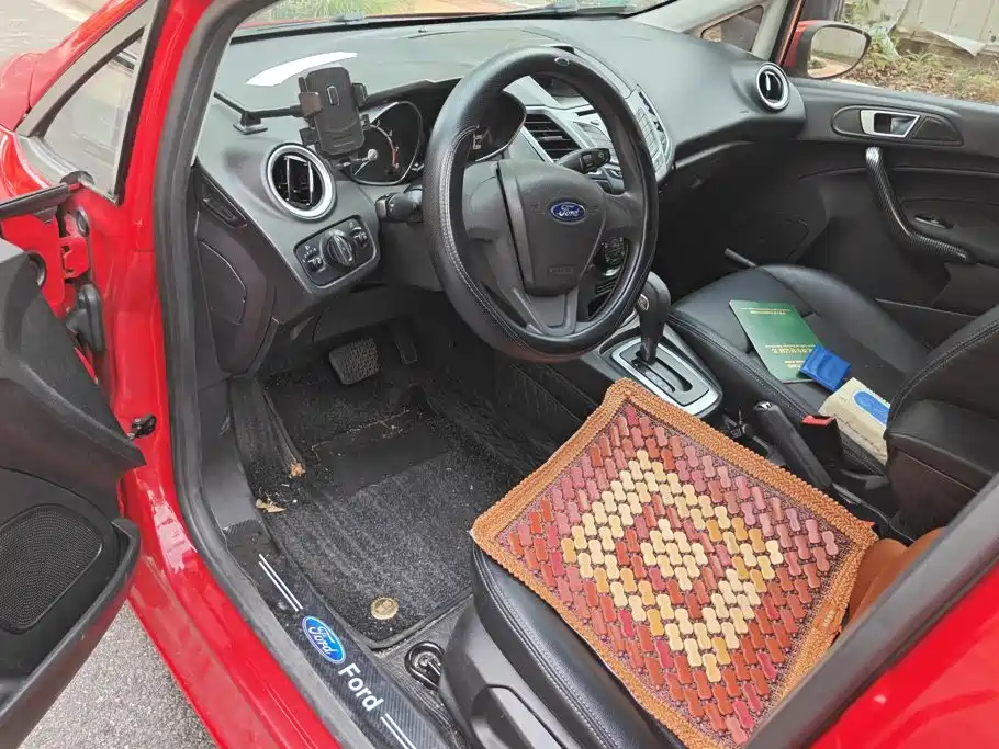 Ford Fiesta — миниатюра 9