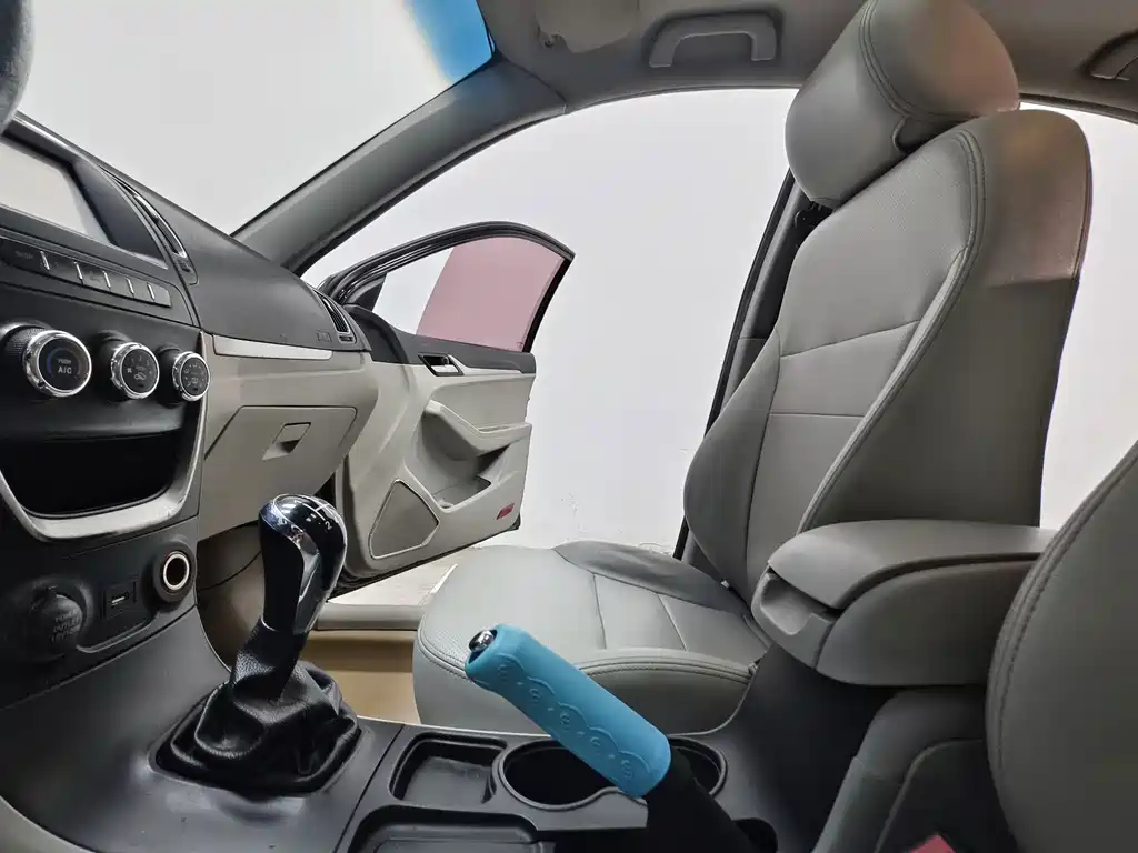 Geely Vision — миниатюра 12