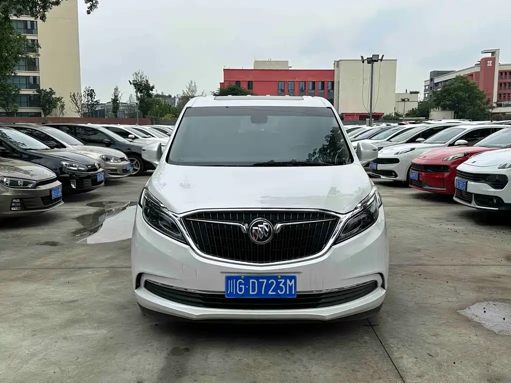 Buick GL8 — миниатюра 2
