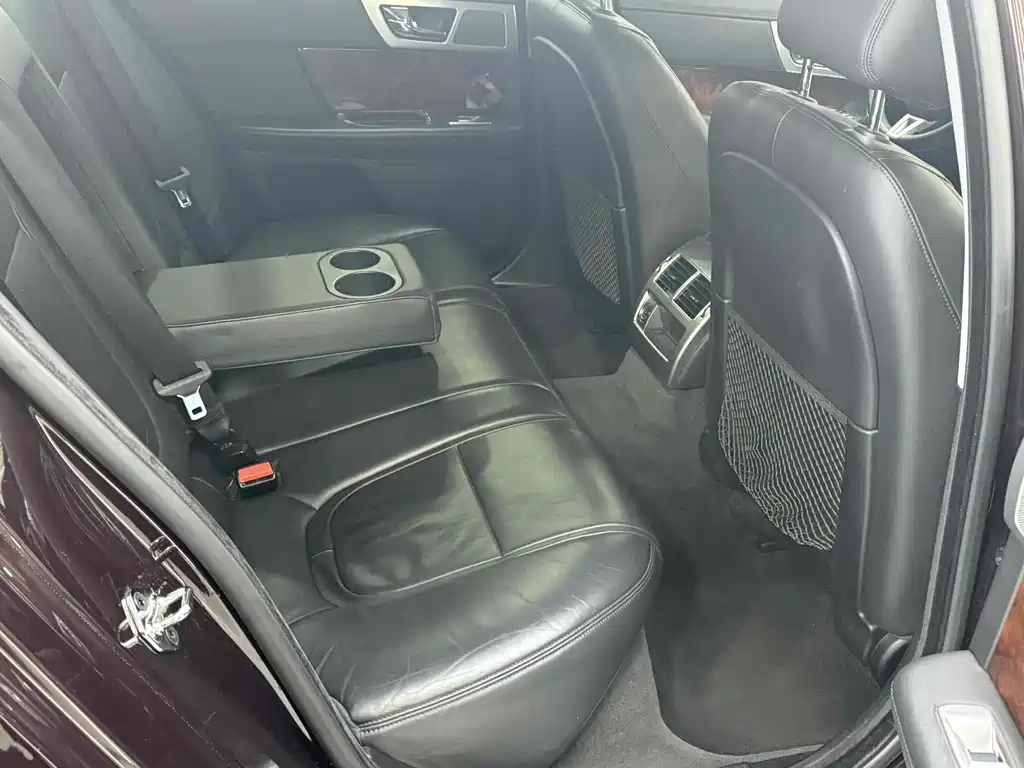 Jaguar XF 2014 XF 2.0T Luxury