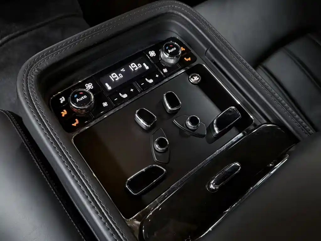 Bentley Mulsanne 6.8T 4 Season Treasure Edition, фото 16