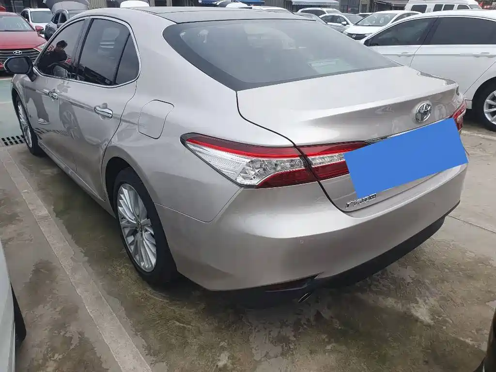 TOYOTA CAMRY