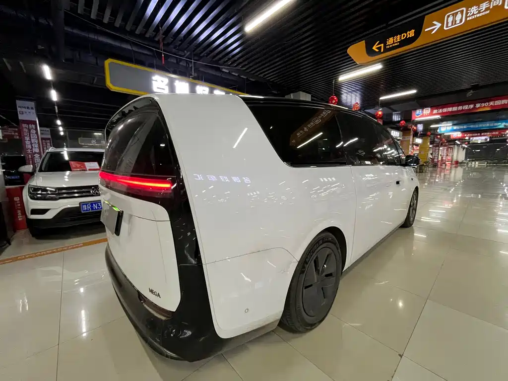 Li Auto IDEAL MEGA