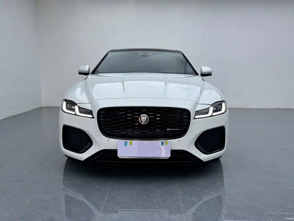 Jaguar XFL — миниатюра 2