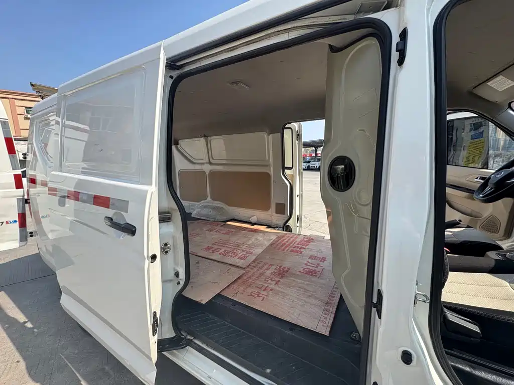 CHANGAN CROSS STAR V7 EV