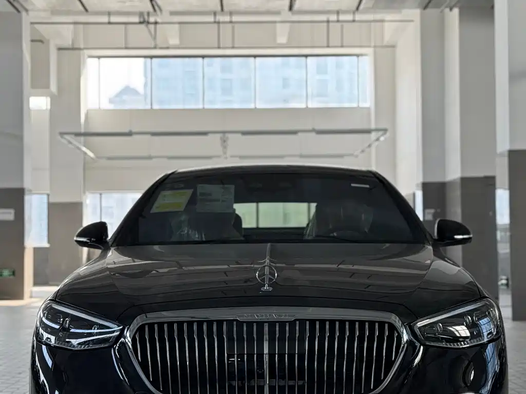 Mercedes-Benz S-Class 0