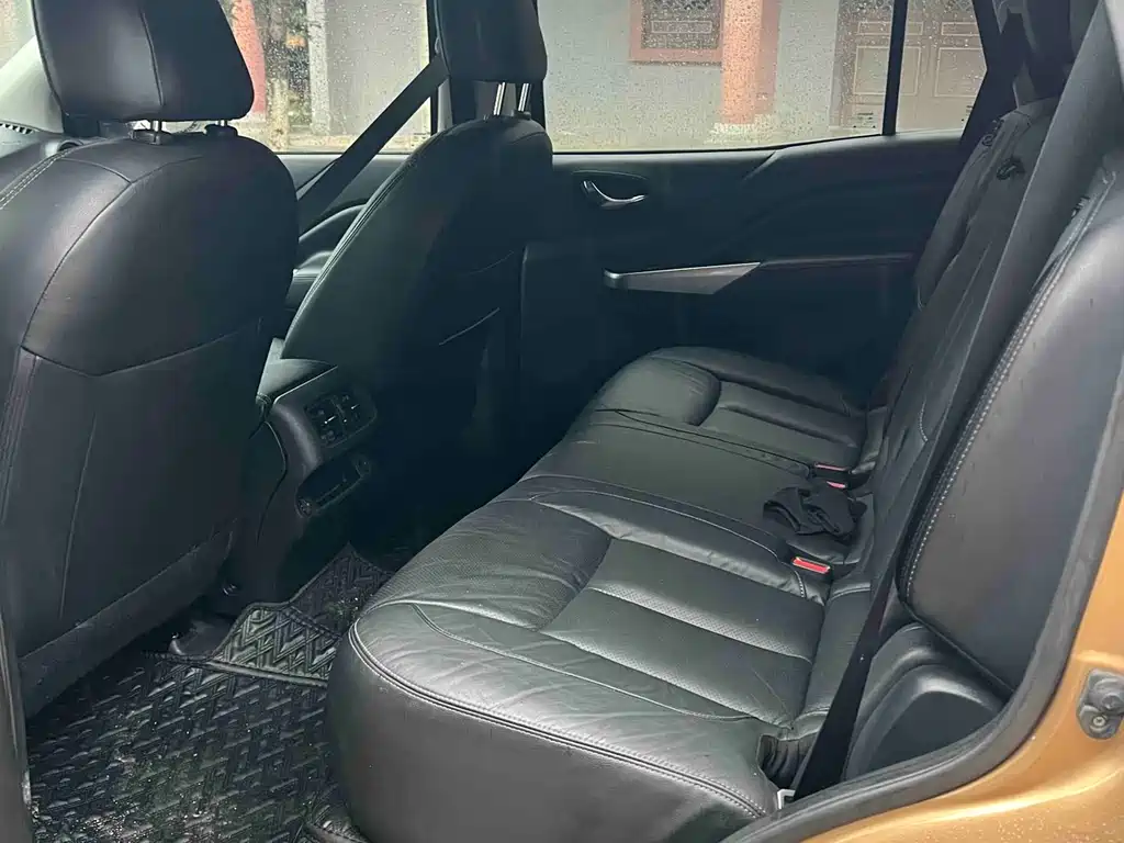Nissan Terra 2018 2.5L AT Luxury