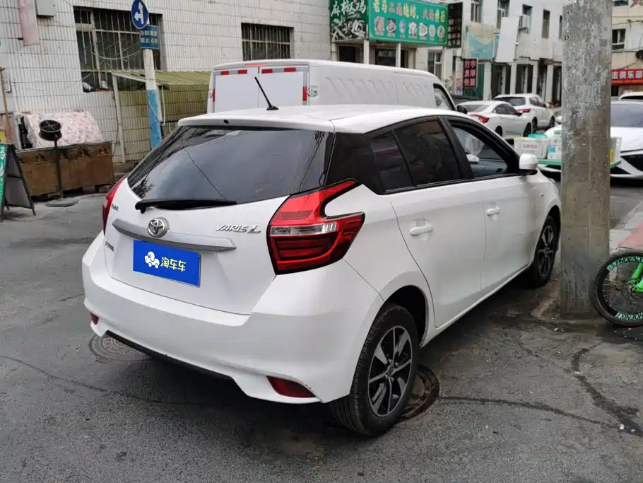 Toyota Yaris L — миниатюра 3