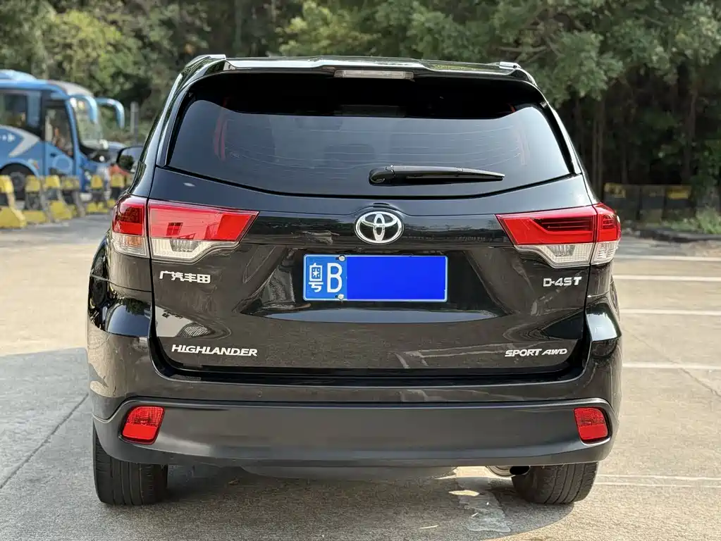 TOYOTA HIGHLANDER