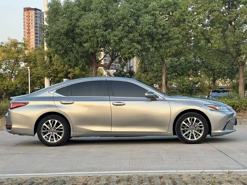 Lexus ES 2024 — фото 3