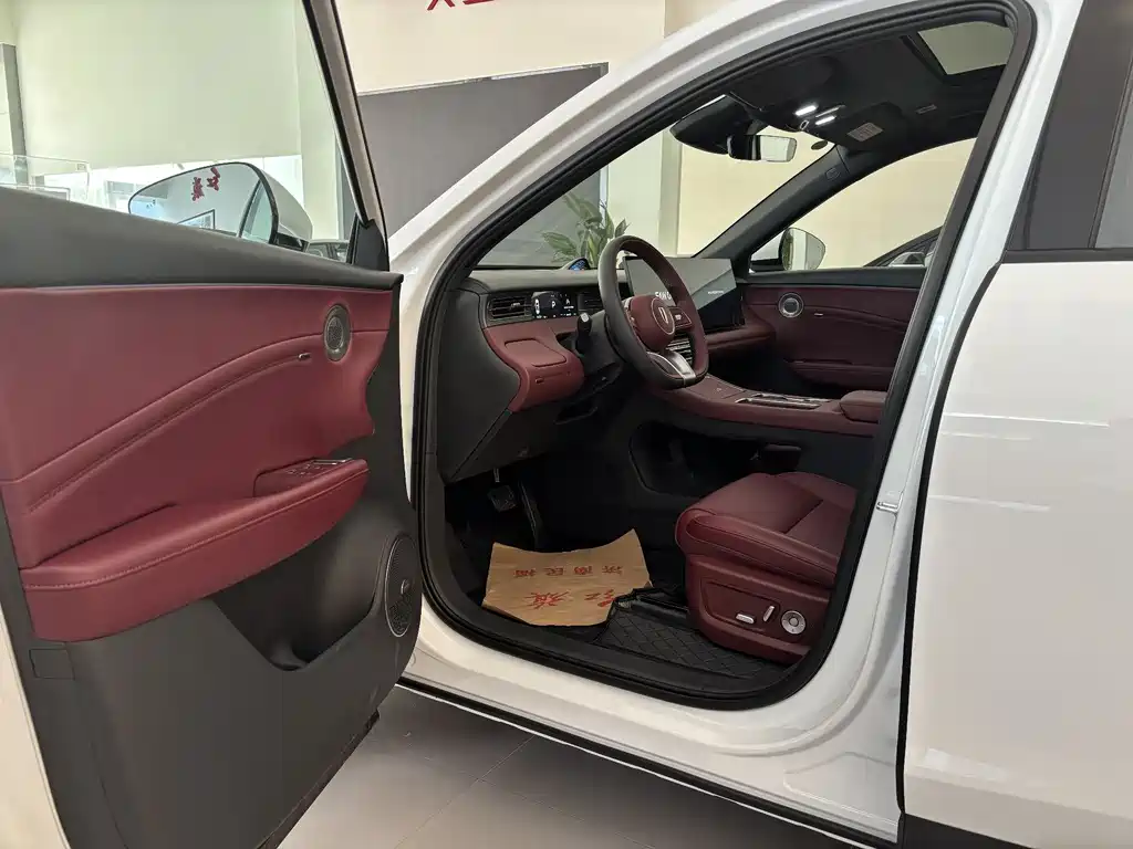 Hongqi HS6 PHEV 2026 240