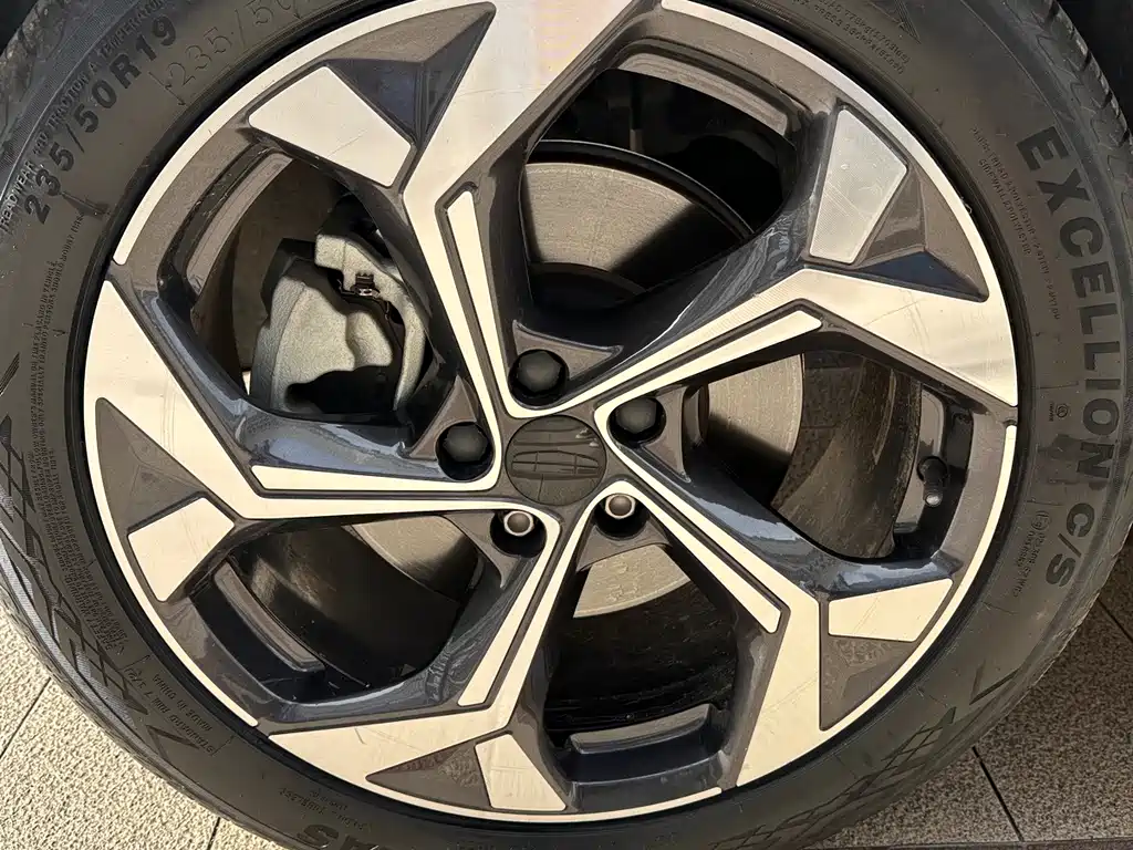 Geely Boyue L — миниатюра 4