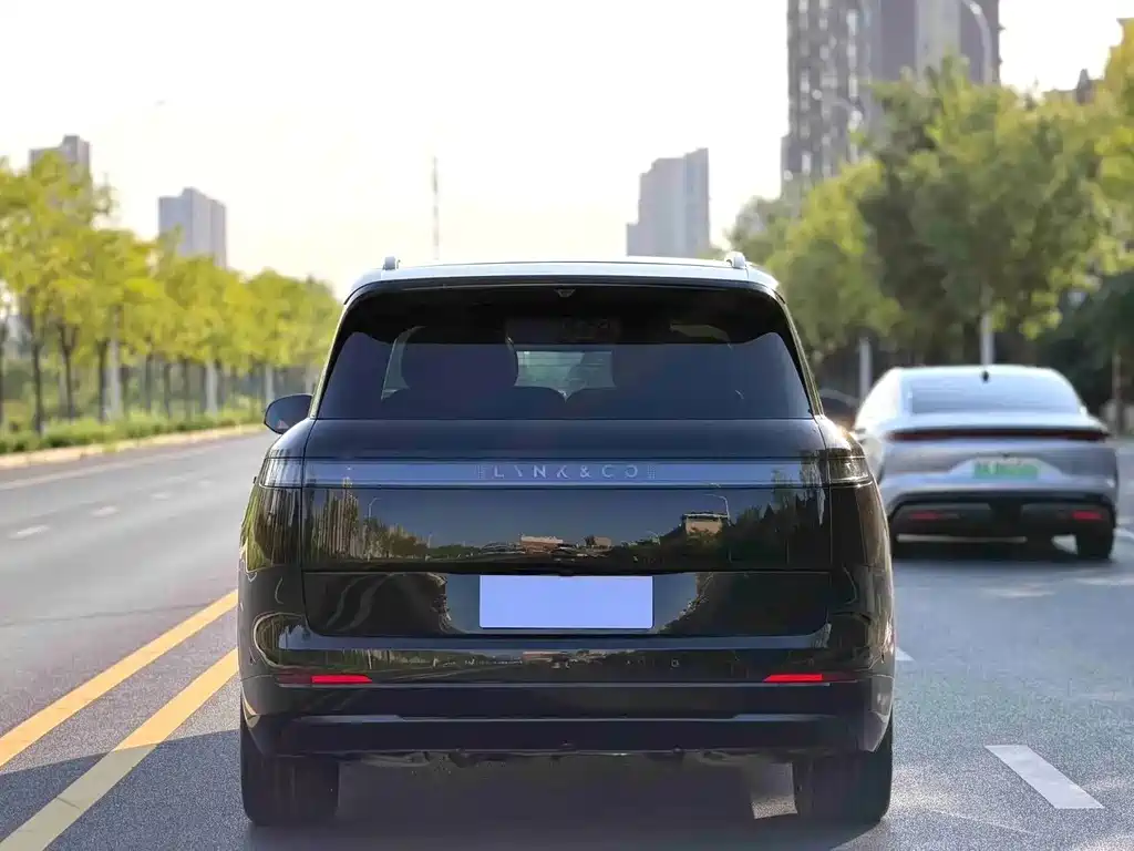 Lynk & Co 900 — миниатюра 5