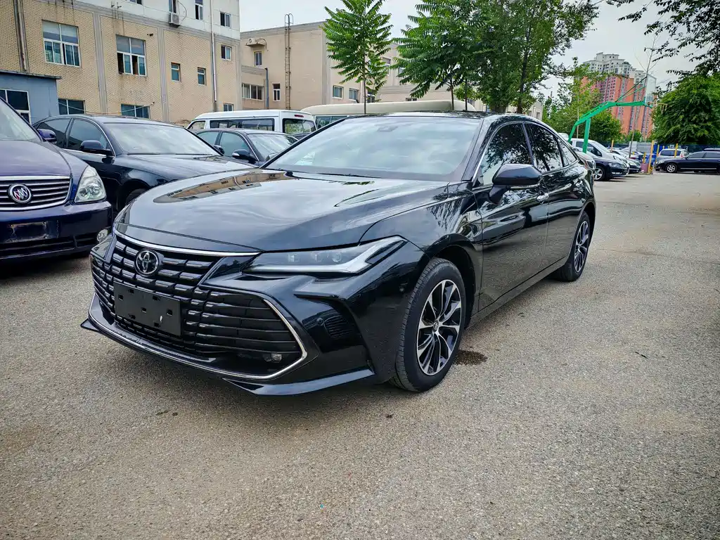 Купить Toyota Avalon