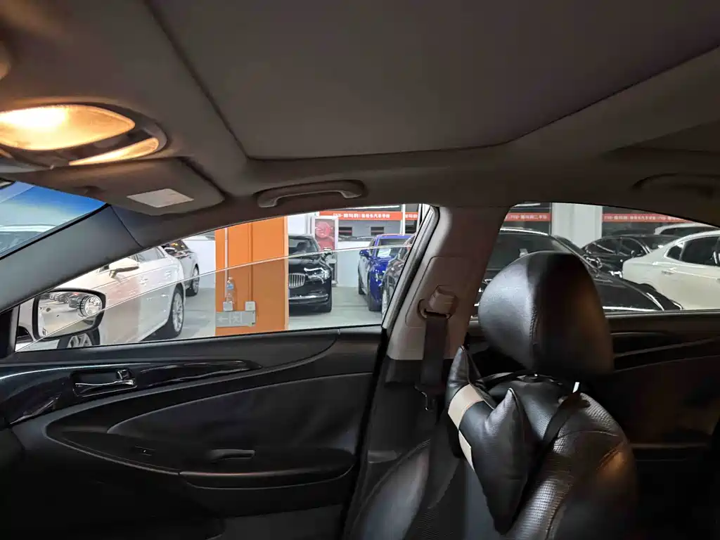Hyundai Sonata — миниатюра 10