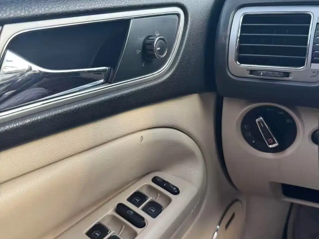 Volkswagen Passat Lingyu — миниатюра 13