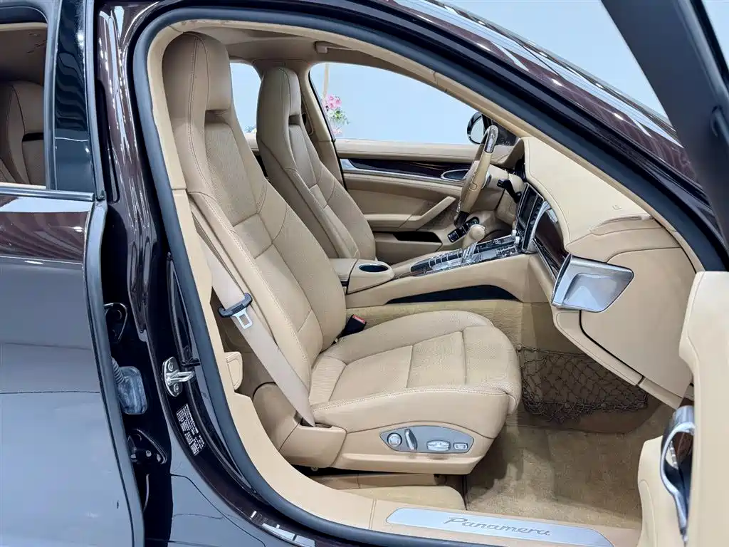 Porsche Panamera 2010 Panamera 4 3.6L
