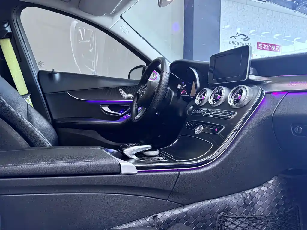 Mercedes-Benz C-Class (Import) — миниатюра 13