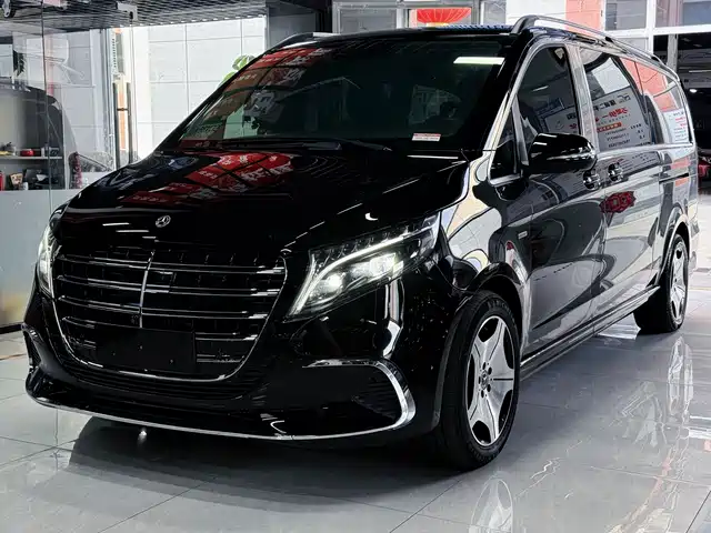 Mercedes-Benz V-Class 2022 V 260 L — фото 1