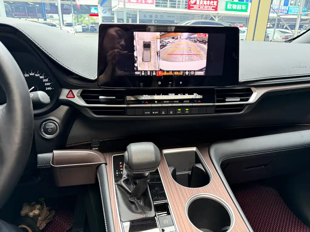 Toyota Granvia 2024 2.5L Luxury