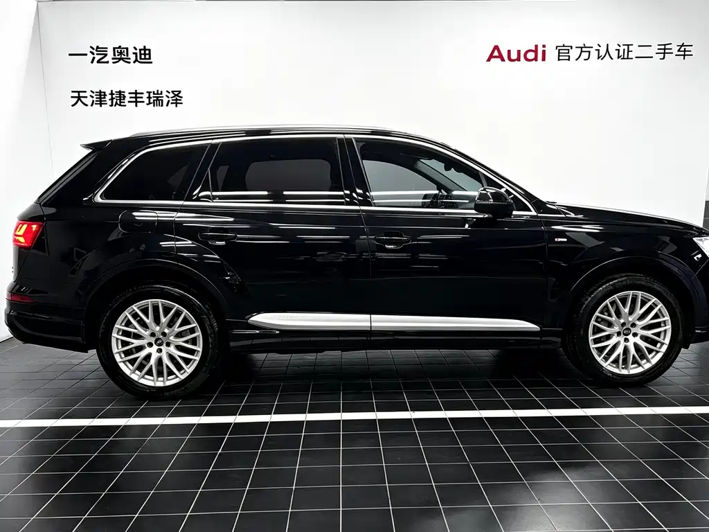 Audi Q7 — миниатюра 5