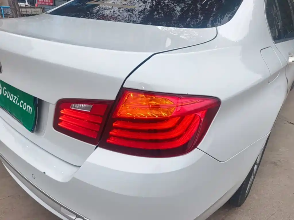 BMW 5 Series — миниатюра 8