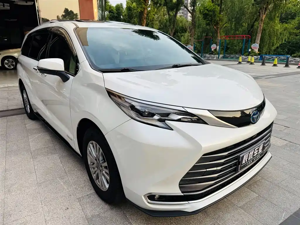 Toyota Sienna 2021 2.5L Luxury