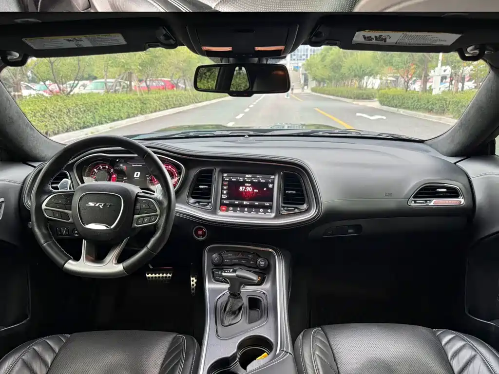Dodge Challenger — миниатюра 9