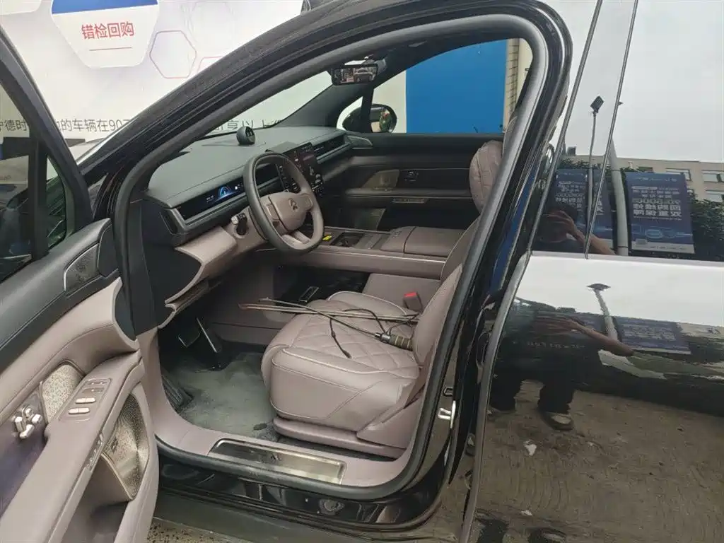 NIO ES8 2026 мест Executive Luxury