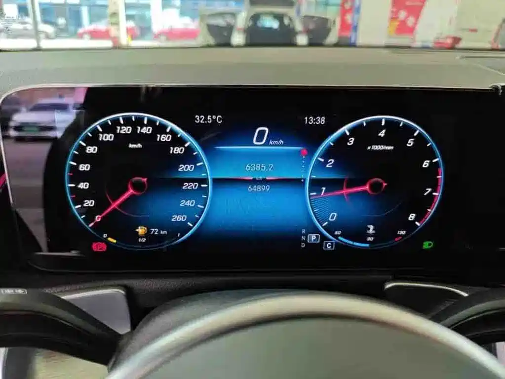 Mercedes-Benz GLB — миниатюра 8