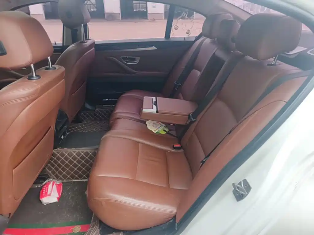 BMW 5 Series — миниатюра 17