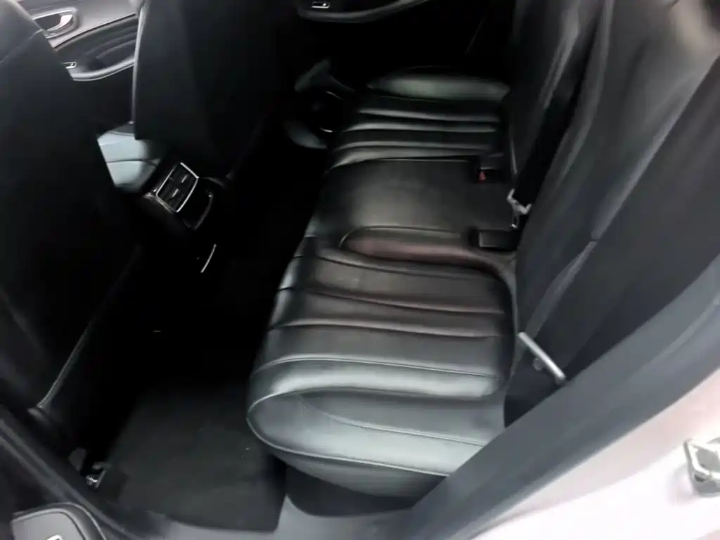 Roewe RX5 MAX — миниатюра 17