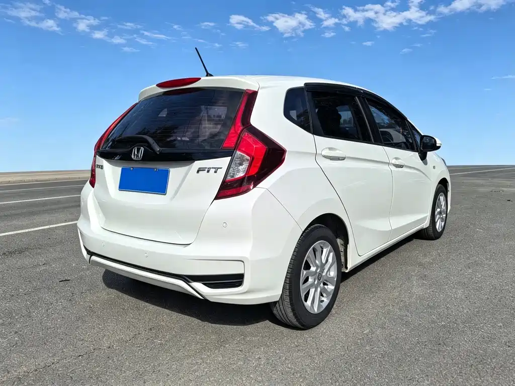 Honda Fit — миниатюра 7