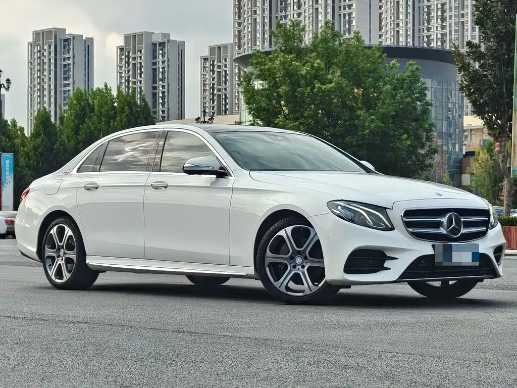 Mercedes-Benz E-Class — миниатюра 3
