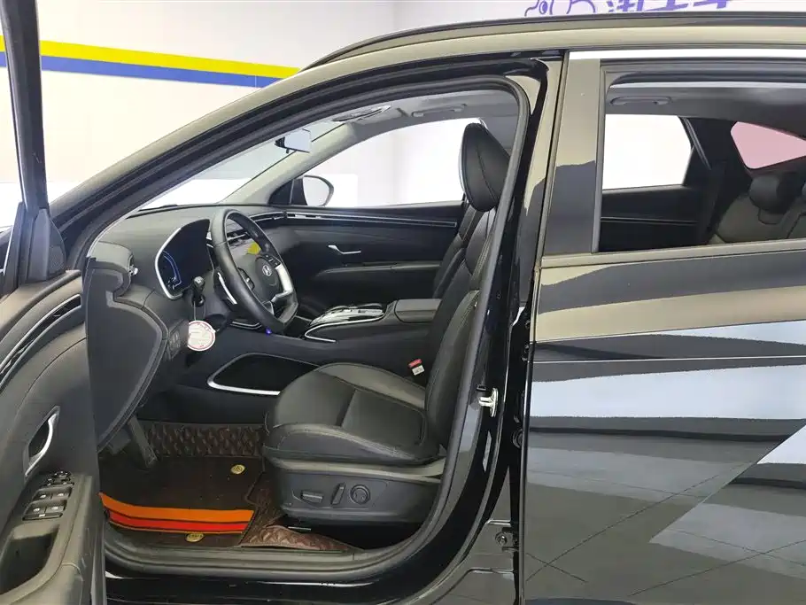 Hyundai Tucson 2023 L 1.5T AT DLX Luxury