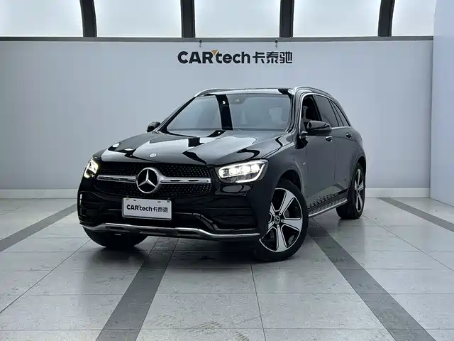 MERCEDES-BENZ GLC