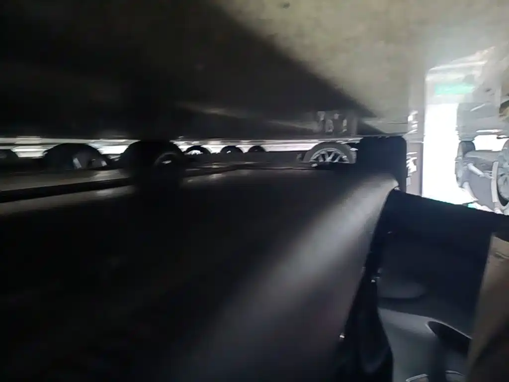 Tesla Model Y — миниатюра 22