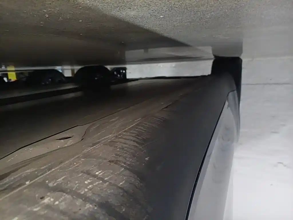 Tesla Model Y — миниатюра 21