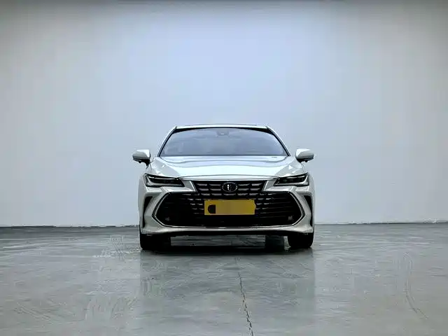 Купить Toyota Avalon